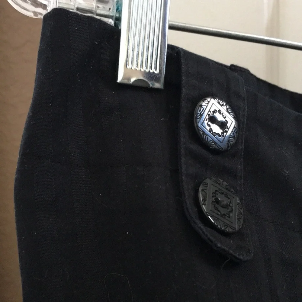 FINAL MARKDOWN White House black market shorts 8